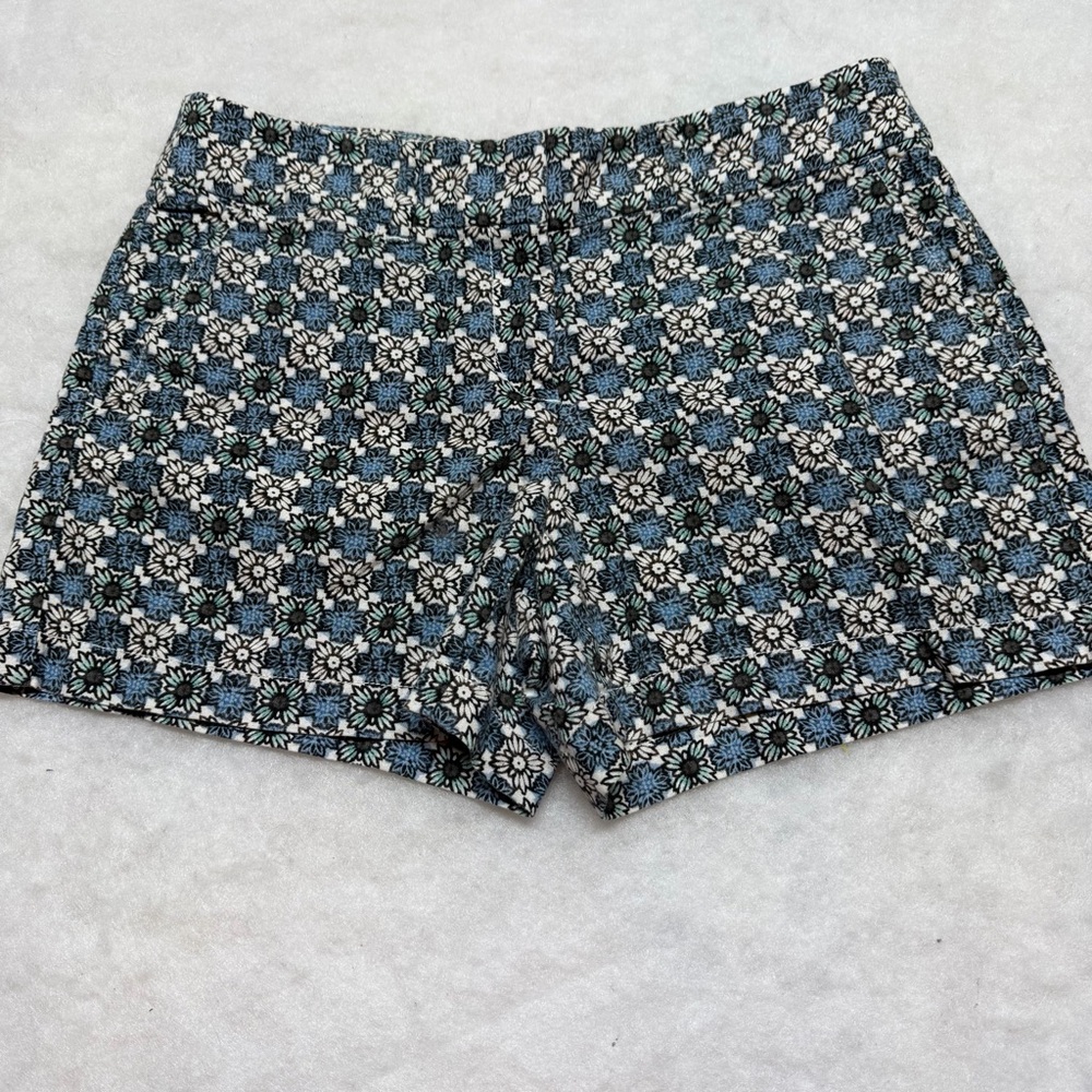LOFT Blue and White Patterned Women's Shorts